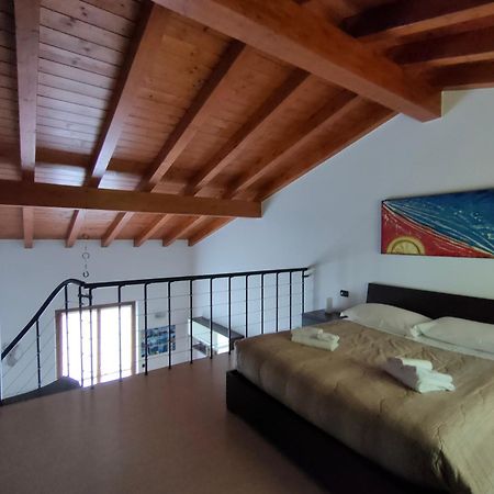 Iseolakerental - La Rocca Castro  المظهر الخارجي الصورة