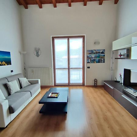 Iseolakerental - La Rocca Castro  المظهر الخارجي الصورة