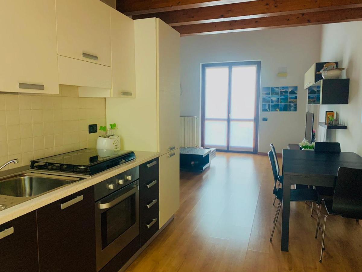 Iseolakerental - La Rocca Castro  المظهر الخارجي الصورة