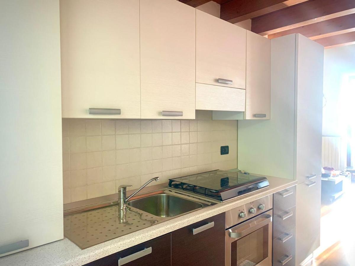 Iseolakerental - La Rocca Castro  المظهر الخارجي الصورة