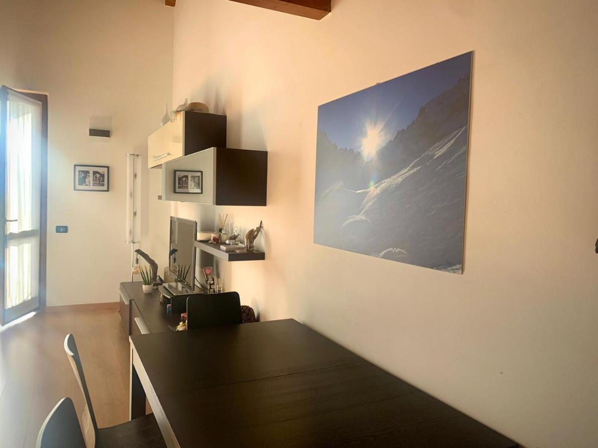 Iseolakerental - La Rocca Castro  المظهر الخارجي الصورة